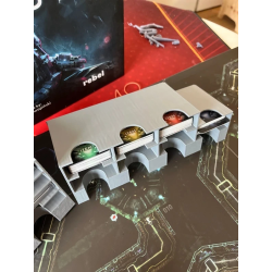 Nemesis :  support pour cartes sur la table de jeu